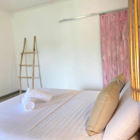 Hotel Sky Breeze Unawatuna Esterno foto