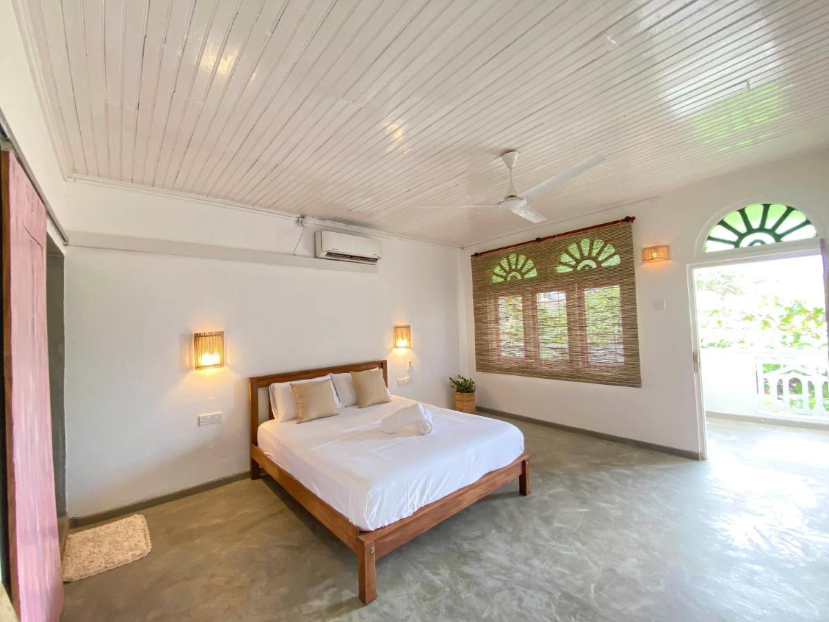 Hotel Sky Breeze Unawatuna Esterno foto