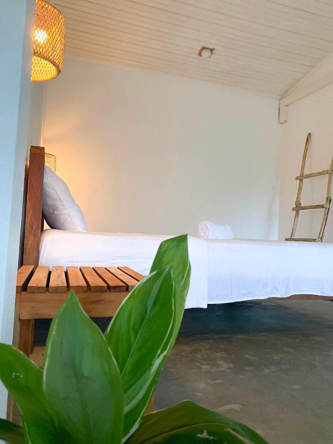 Hotel Sky Breeze Unawatuna Esterno foto